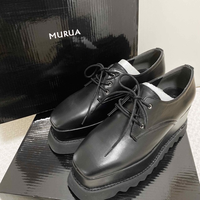 MURUA(ムルーア)の【新品】MURUA ムルーア　ワイドソールローファー　ブラック　厚底 レディースの靴/シューズ(ローファー/革靴)の商品写真