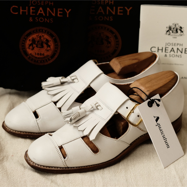 JOSEPH CHEANEY\u0026SON キルティタッセルグルカ SUNNY 白3D ローファー/革靴