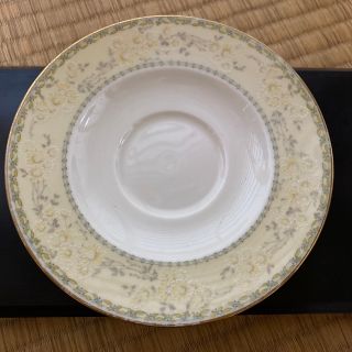 ノリタケ(Noritake)のノリタケ　ボーンチャイナ　ソーサーのみ　金縁　陶器(食器)