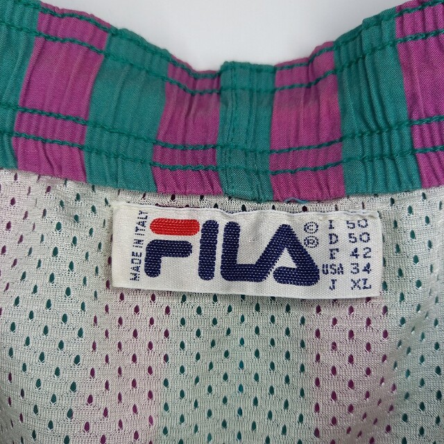 FILA(フィラ)のイタリア製　ヴィンテージ　フィラ　ショートパンツ　ナイロンショーツ　刺繍ロゴ メンズのパンツ(ショートパンツ)の商品写真