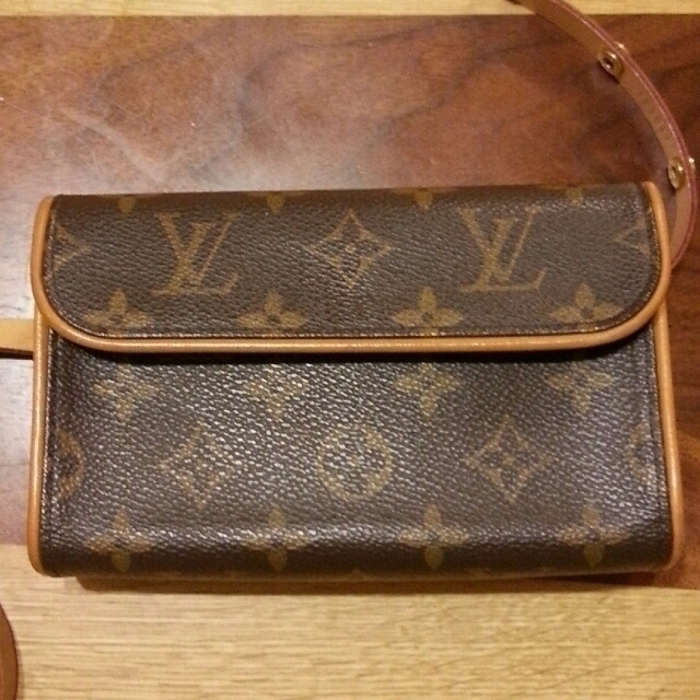 LOUIS VUITTON(ルイヴィトン)のポシェット レディースのバッグ(ボディバッグ/ウエストポーチ)の商品写真