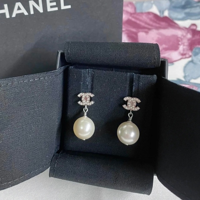 美品 パールが揺れてかわいい♪CHANEL ピアス