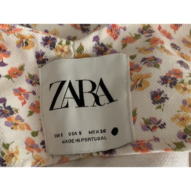 ZARA(ザラ)のZARA 花柄 サロペット レディースのパンツ(サロペット/オーバーオール)の商品写真