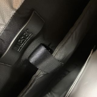 DIESEL - 洗練されたデザイン DIESEL Trap/D Backpack シルバーの通販