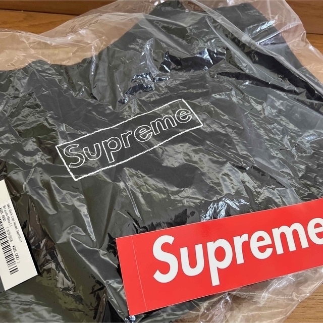 農相支援の新人当選 Supreme カウズ チョーク ロゴ フーディー スウェットシャツ