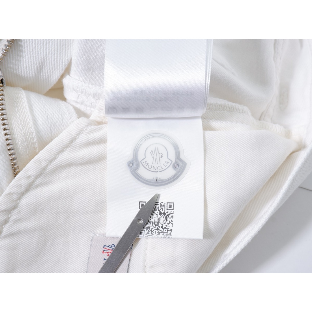 MONCLER - MONCLERモンクレール イタリア製 PANTALONE White MONCLER - MONCLERモンクレール イタリア製 PANTALONE White