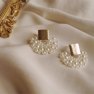アメリヴィンテージ(Ameri VINTAGE)のfan-shaped pearl pierce silver925(ピアス)