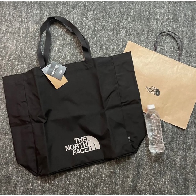 THE NORTH FACE(ザノースフェイス)の【新品未使用・国内直営店限定】ノースフェイス　トートバッグ　35L　エコバッグ レディースのバッグ(トートバッグ)の商品写真