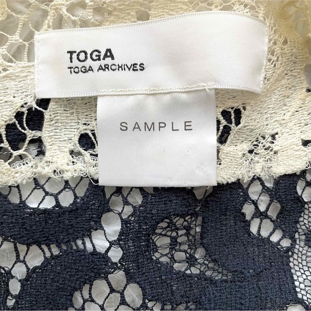 TOGA(トーガ)のあみ様専用   サンプル品♪トーガアーカイブス/バイカラー総レースワンピース　 レディースのワンピース(ひざ丈ワンピース)の商品写真