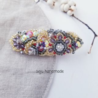 ビーズ刺繍　ヘアクリップ(ヘアアクセサリー)