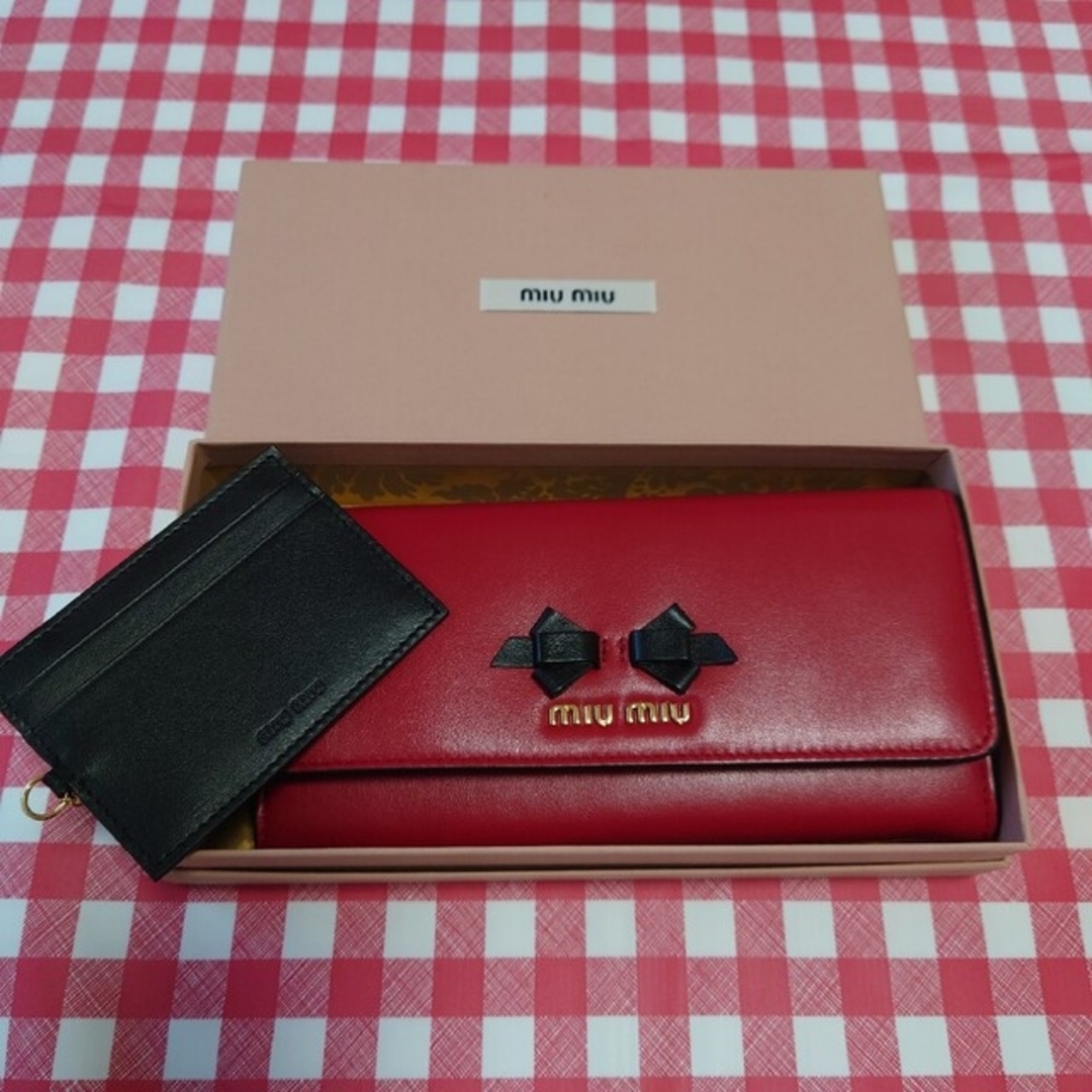 miumiu(ミュウミュウ)のmiumiu リボンバイカラー 　長財布 レディースのファッション小物(財布)の商品写真