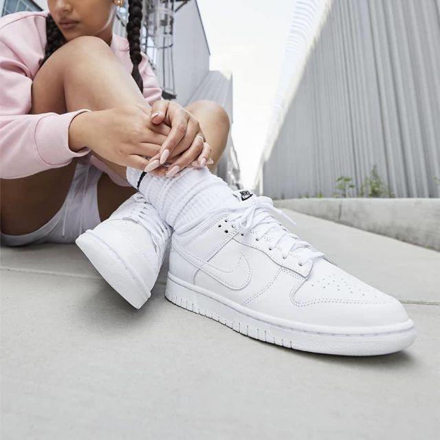 NIKE - Nike WMNS Dunk Low "Triple White" 24cmの通販 by brithigh