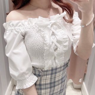 新品『evelyn』 ♡量産型♡ かわいい　 トップス　ショルダーリボンTP