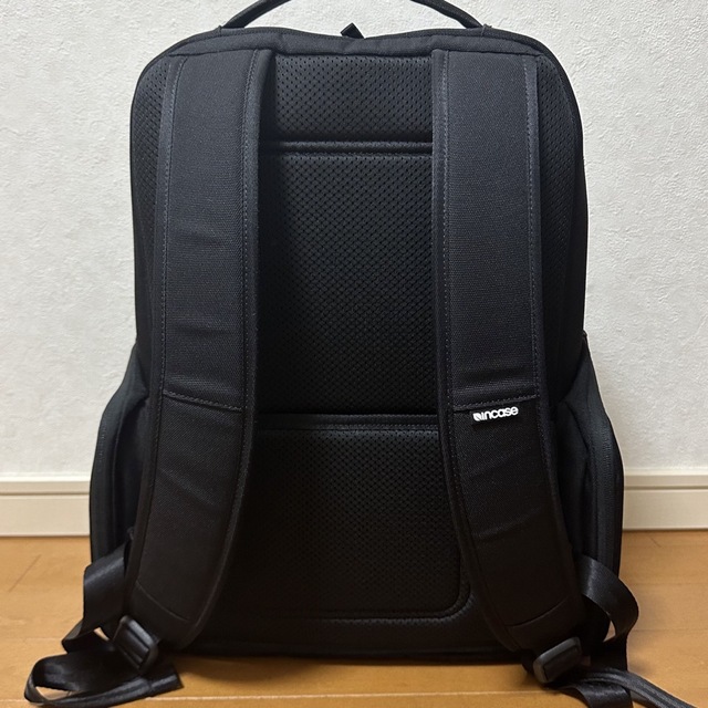 Incase(インケース)のincase A.R.C. Daypack (Black) セット メンズのバッグ(バッグパック/リュック)の商品写真