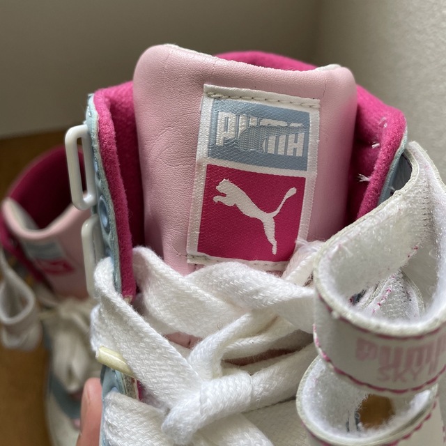 PUMA(プーマ)の【匿名配送】美品！PUMAハイカットスニーカー24.5cm レディースの靴/シューズ(スニーカー)の商品写真