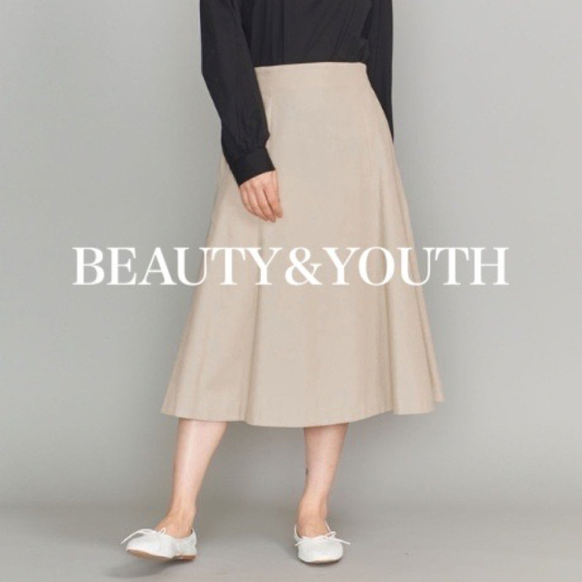 BEAUTY&YOUTH UNITED ARROWS(ビューティアンドユースユナイテッドアローズ)のBEAUTY&YOUTH  コットンハイツイストチノフレアスカート　ベージュ レディースのスカート(ロングスカート)の商品写真