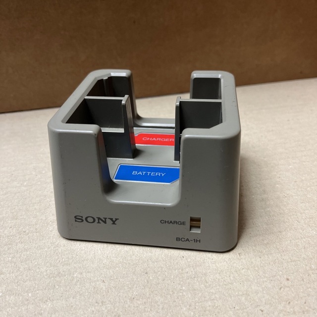 Sony BCA-1H  Battery Adaptor スマホ/家電/カメラのカメラ(ビデオカメラ)の商品写真