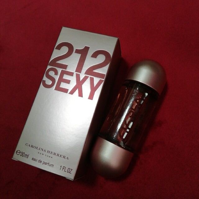 CAROLINA HERRERA(キャロライナヘレナ)のキャロライナヘレラ 212 sexy　EDP 30ml コスメ/美容の香水(香水(女性用))の商品写真