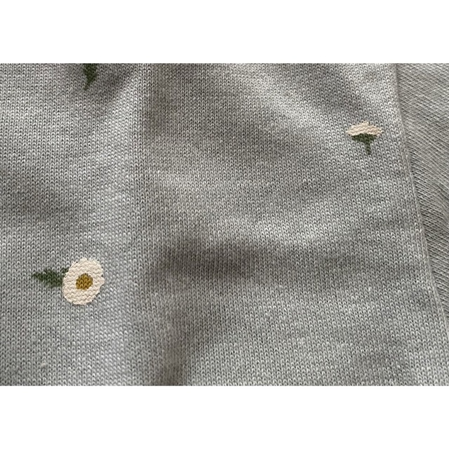 apres les cours(アプレレクール)のアプレレクール 花プリントペプラムTシャツ 140 キッズ/ベビー/マタニティのキッズ服女の子用(90cm~)(Tシャツ/カットソー)の商品写真