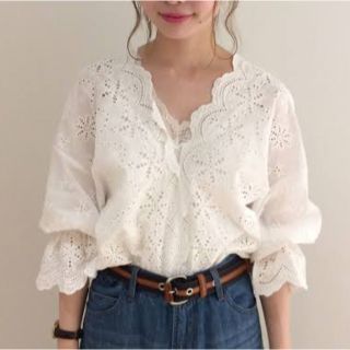 ダブルクローゼット(w closet)の【wcloset】パンチングレースブラウス(シャツ/ブラウス(長袖/七分))