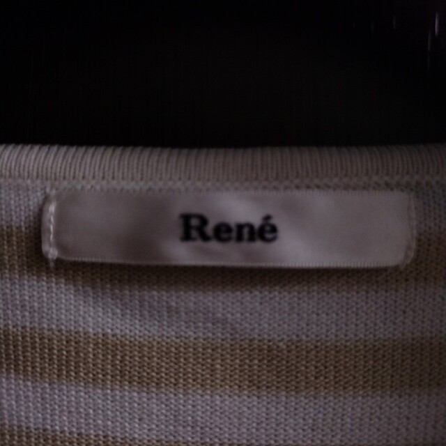 René(ルネ)のcocoさん定価3万円程度★新品同様★ルネ★コサージュトップス レディースのトップス(カットソー(半袖/袖なし))の商品写真