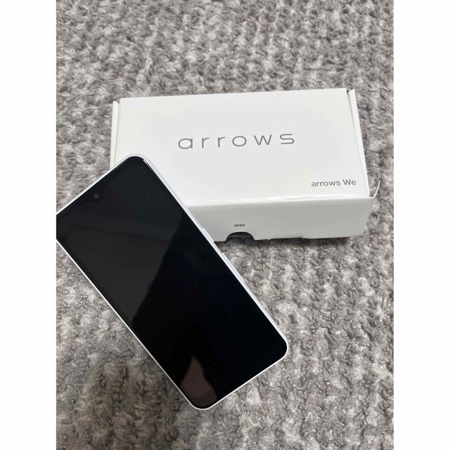 arrows We ホワイト 64 GB UQ SIMフリー SIMロック解除