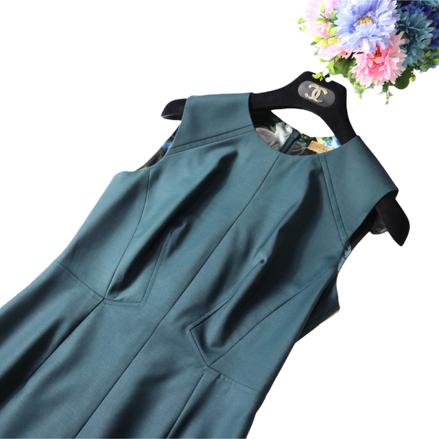 TED BAKER - TED BAKER テッドベイカー 鮮やかなグリーン フラワー