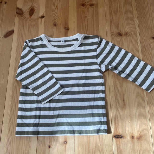 MUJI (無印良品)(ムジルシリョウヒン)の無印　ボーダー長袖Tシャツ　80サイズ キッズ/ベビー/マタニティのベビー服(~85cm)(Ｔシャツ)の商品写真
