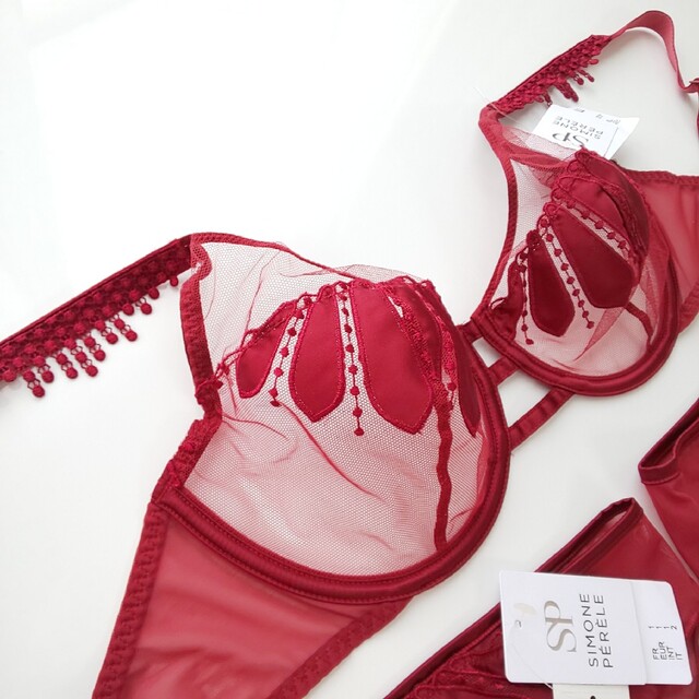 Simone Perele(シモーヌペレール)の☆シモーヌ ペレール☆E70  新品 レディースの下着/アンダーウェア(ブラ&ショーツセット)の商品写真