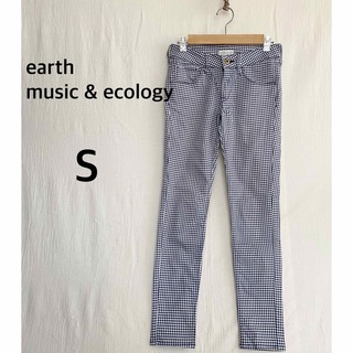 アースミュージックアンドエコロジー(earth music & ecology)のearth music & ecology チェック柄　パンツ　Sサイズ(カジュアルパンツ)