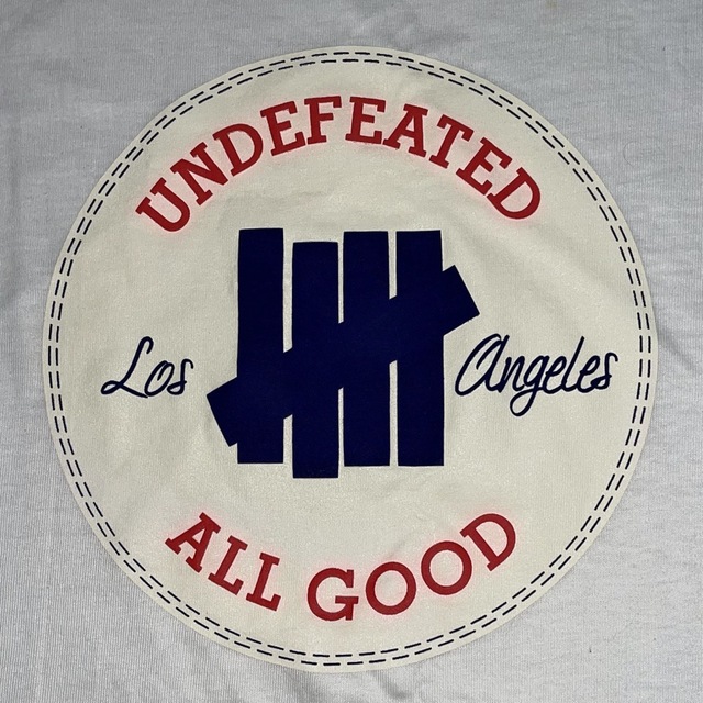 UNDEFEATED(アンディフィーテッド)の【UNDEFEATED】LA限定 ロゴTシャツ 白 L 新品 アンディー メンズのトップス(Tシャツ/カットソー(半袖/袖なし))の商品写真