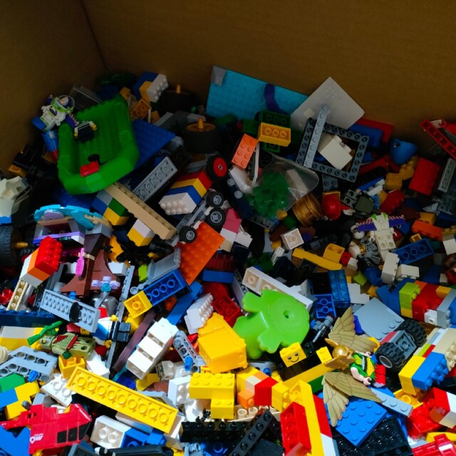 Lego(レゴ)のレゴまとめ売り約8キロ 詰合せ 大量セット ミニフィグ エンタメ/ホビーのおもちゃ/ぬいぐるみ(模型/プラモデル)の商品写真