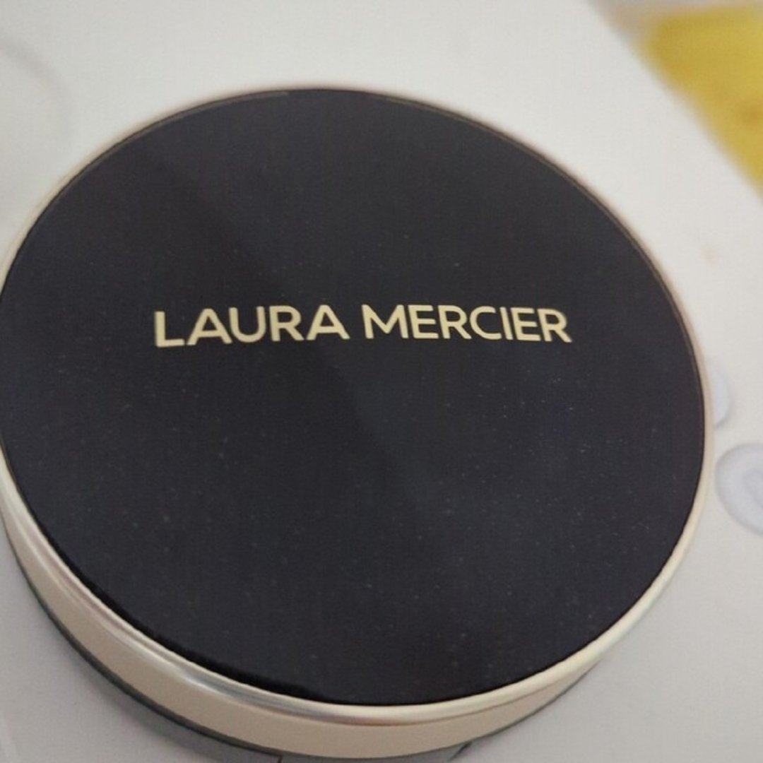 laura mercier(ローラメルシエ)のローラメルシエ クッションファンデ コスメ/美容のベースメイク/化粧品(ファンデーション)の商品写真