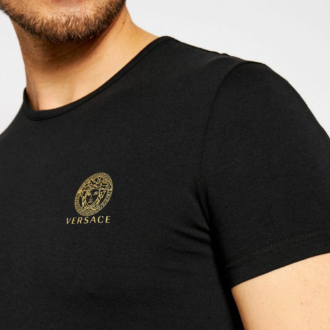 VERSACE(ヴェルサーチ)の送料無料 7 VERSACE ヴェルサーチ AUU01005 A232741 ブラック メデューサ 半袖 Tシャツ size 3 メンズのトップス(Tシャツ/カットソー(半袖/袖なし))の商品写真