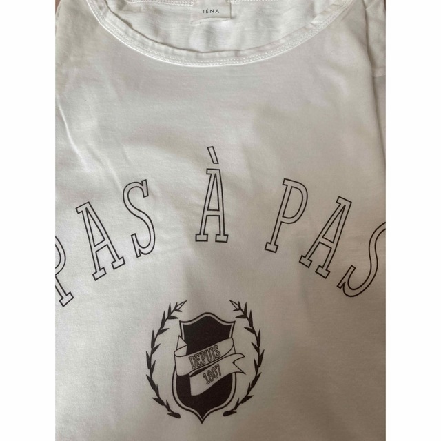 IENA(イエナ)のIENA collegeロゴTシャツ　ホワイト メンズのトップス(Tシャツ/カットソー(半袖/袖なし))の商品写真
