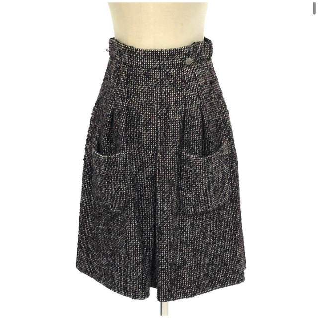 CHANEL(シャネル)のCHANEL シャネルツイード スカート ココボタン フレアスカート34サイズ レディースのスカート(ひざ丈スカート)の商品写真