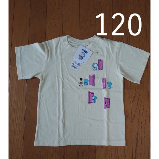 UNIQLO(ユニクロ)のUNIQLO ドラえもん Tシャツ 120 キッズ/ベビー/マタニティのキッズ服男の子用(90cm~)(Tシャツ/カットソー)の商品写真