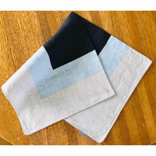 マーガレットハウエル(MARGARET HOWELL)のMARGARET HOWELL SQUARE PRINT HANKY ハンカチ(ハンカチ)