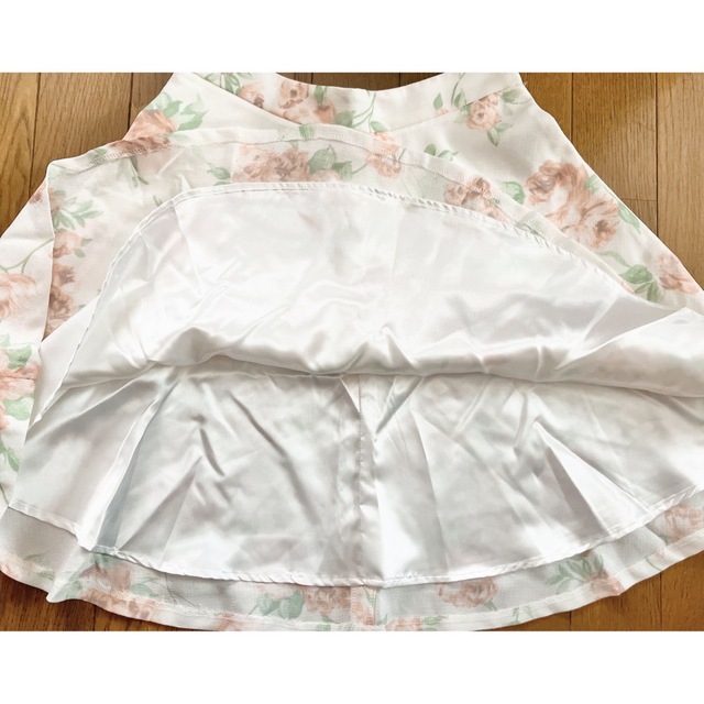 CECIL McBEE(セシルマクビー)のセシルマクビー 花柄 ミニスカート フレアスカート レディースのスカート(ミニスカート)の商品写真