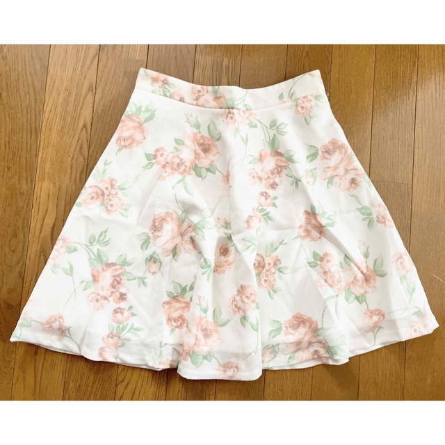 CECIL McBEE(セシルマクビー)のセシルマクビー 花柄 ミニスカート フレアスカート レディースのスカート(ミニスカート)の商品写真