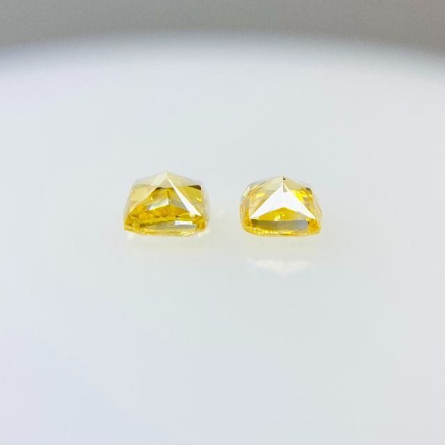 FANCY INTENSR ORANGY YELLOW0.141&0.123ct レディースのアクセサリー(その他)の商品写真