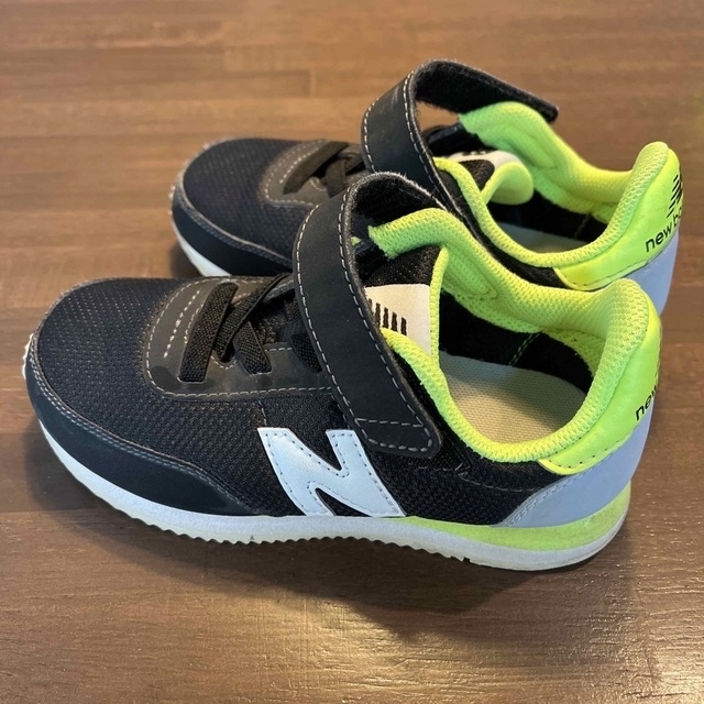 New Balance 専用✳︎ニューバランスadidas キッズ スニーカー 18.0の通販 by ❁❁ 15センチ✳︎スニーカー✳︎