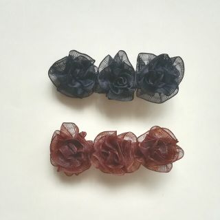 ラッピング無料☆リボンのミニ薔薇 ヘアクリップ リボンフラワー オーガンジー(ヘアアクセサリー)