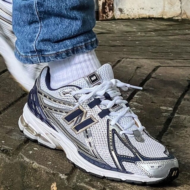 ゆったり柔らか 【完売品早い者勝ち】NewBalance M1906RG 27.5cm