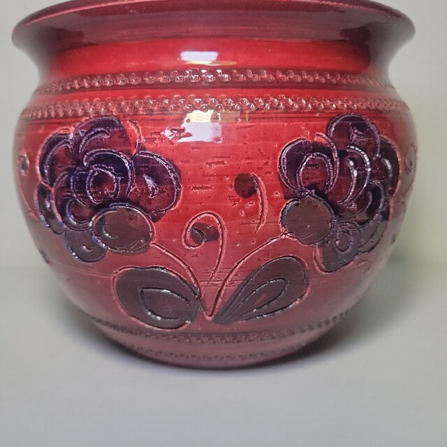 送料無料】壺 赤 花柄 メーカー不明 花瓶 レッド 陶器の通販 by りさ