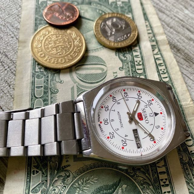 【レトロなデザイン】セイコー5 メンズ腕時計 ホワイト 自動巻き