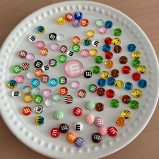 M&M'S 希少 小さいサイズ デコパーツ ネイルチップにも