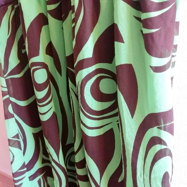 美品 緑色 柄物 ブラウス トップス チュニック 半袖 シフォン ペイズリー レディースのトップス(チュニック)の商品写真