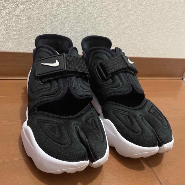 NIKE AQUA RIFTナイキ アクアリフト 24cm ブラック - スニーカー