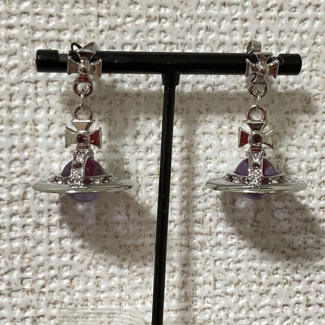 ヴィヴィアン　タイニーピアス　シルバー×レッドピアス